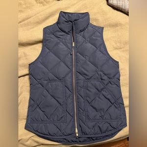 Jcrew 2010’s down puffer vest, size XS